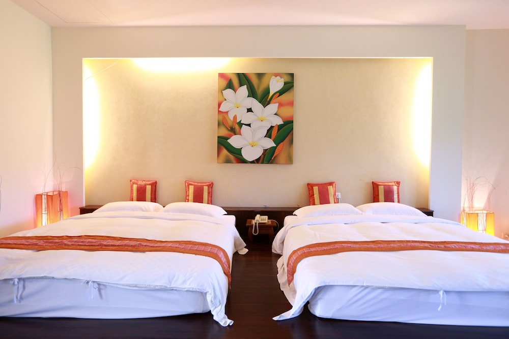 غرفة ديلوكس رباعية بسريرين كوين، The Mudan Hot Springs Resorts and Villa 2/2