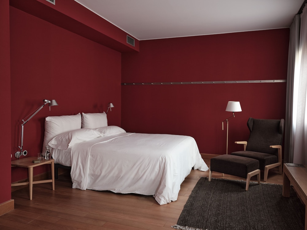 DELUXE, KING BED, CITY VIEW, SOFA