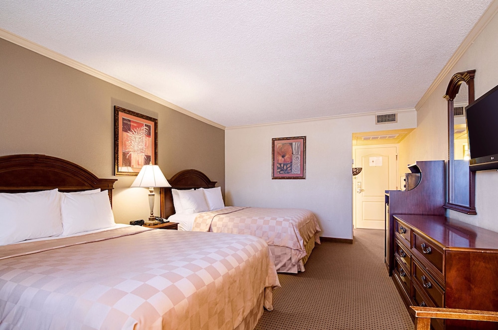 Clarion Inn Garden City, KS 14/60