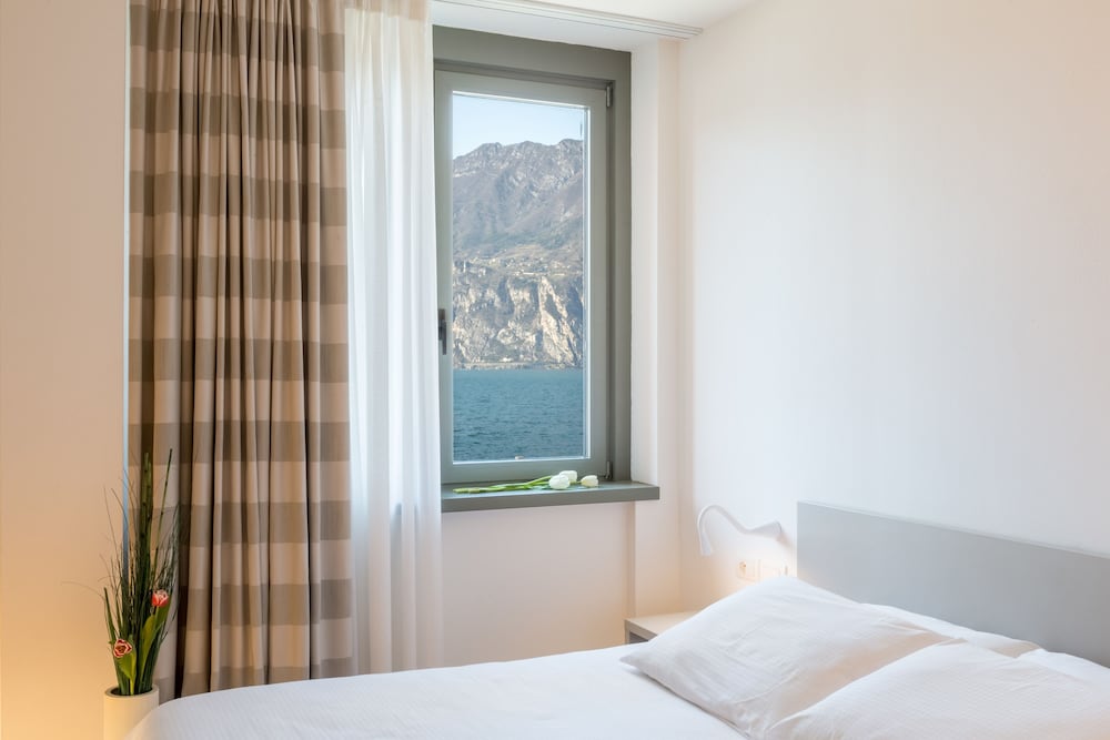 Hotel Lago Di Garda 46/77