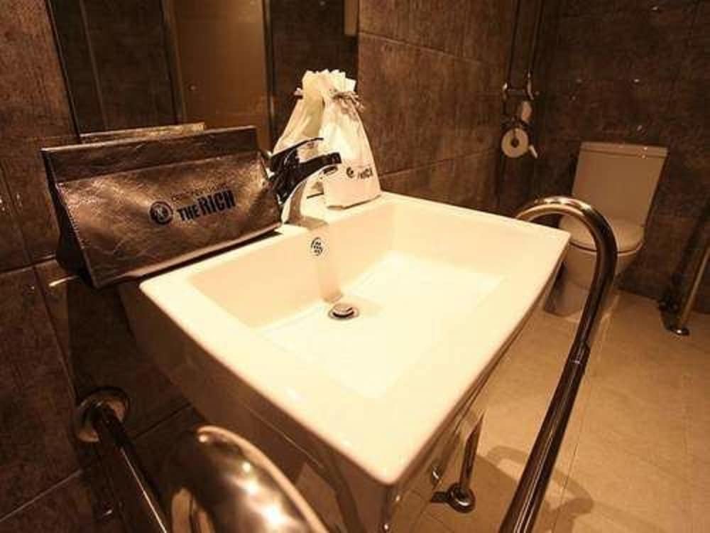 Hotel Rich 22/25