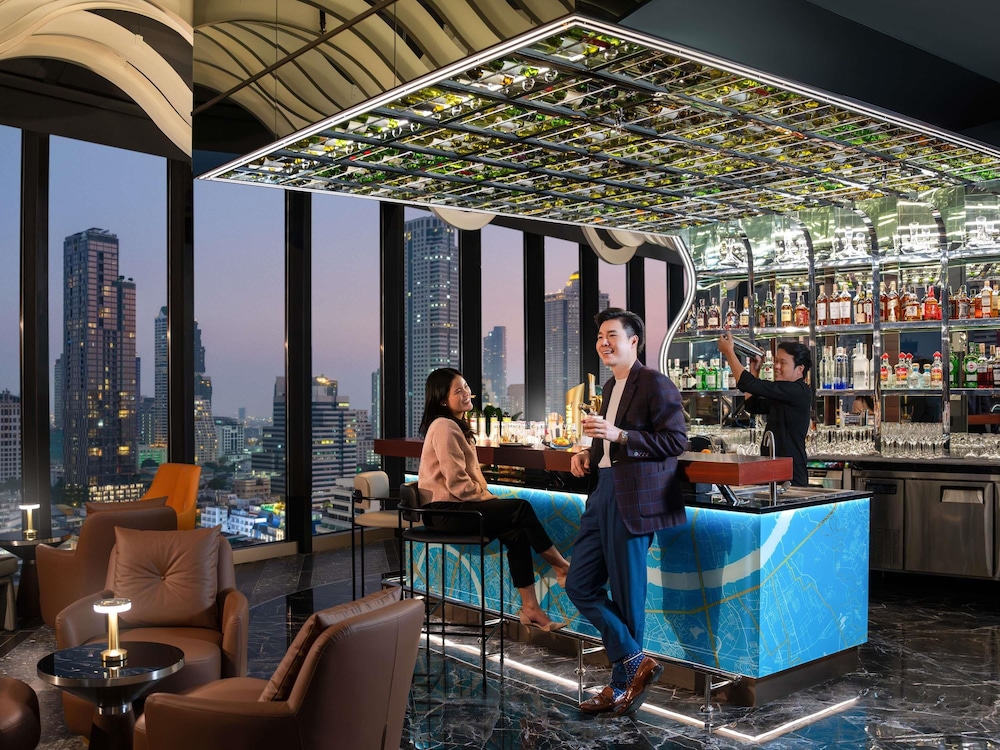 Mercure Bangkok Surawong 46/64