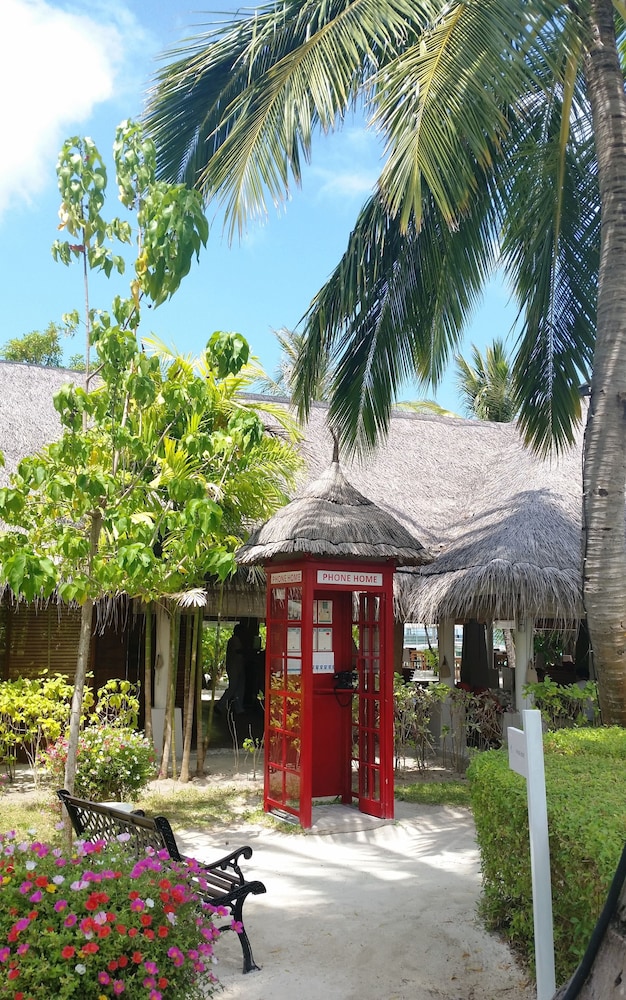 LUX South Ari Atoll 102/109