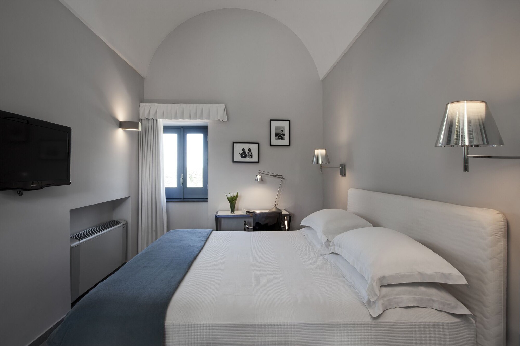 Tower, Deluxe, King Bed, Garden View