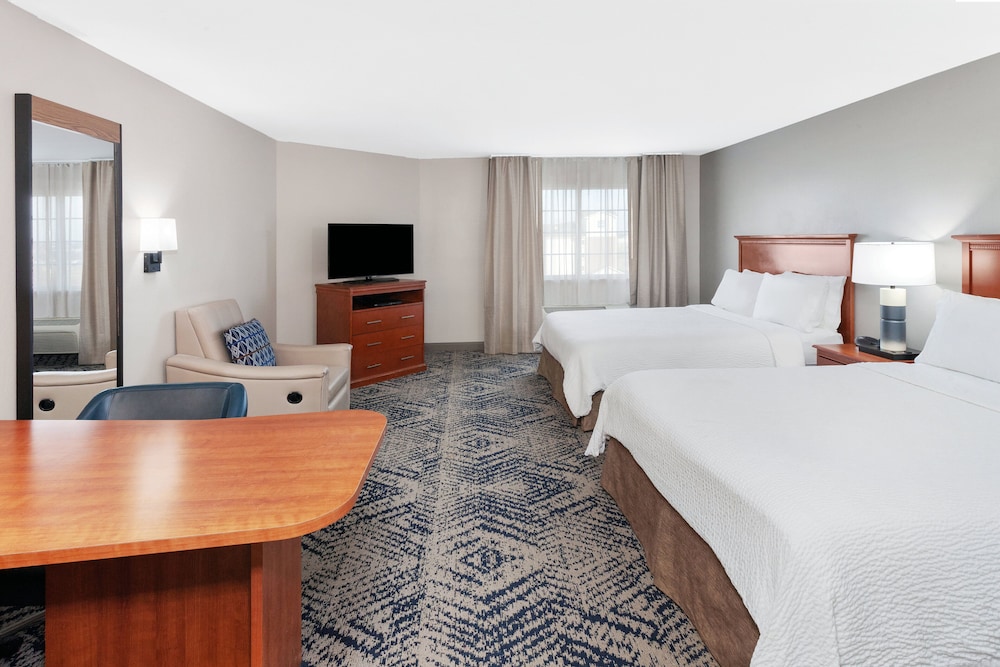 Candlewood Suites Louisville North 24/67