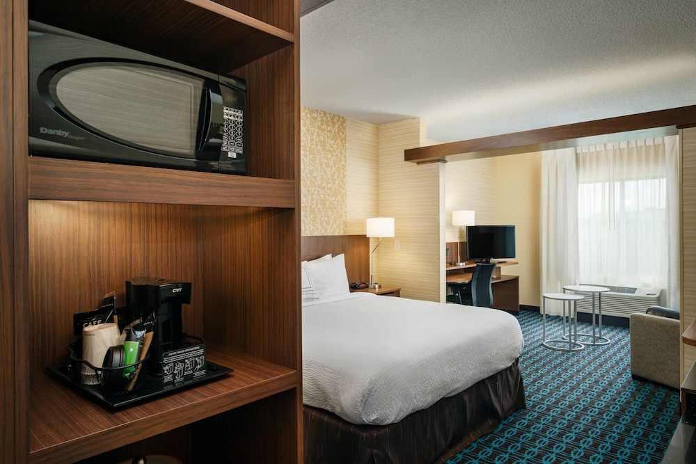 Fairfield Inn Suites Tacoma Dupont 14/33