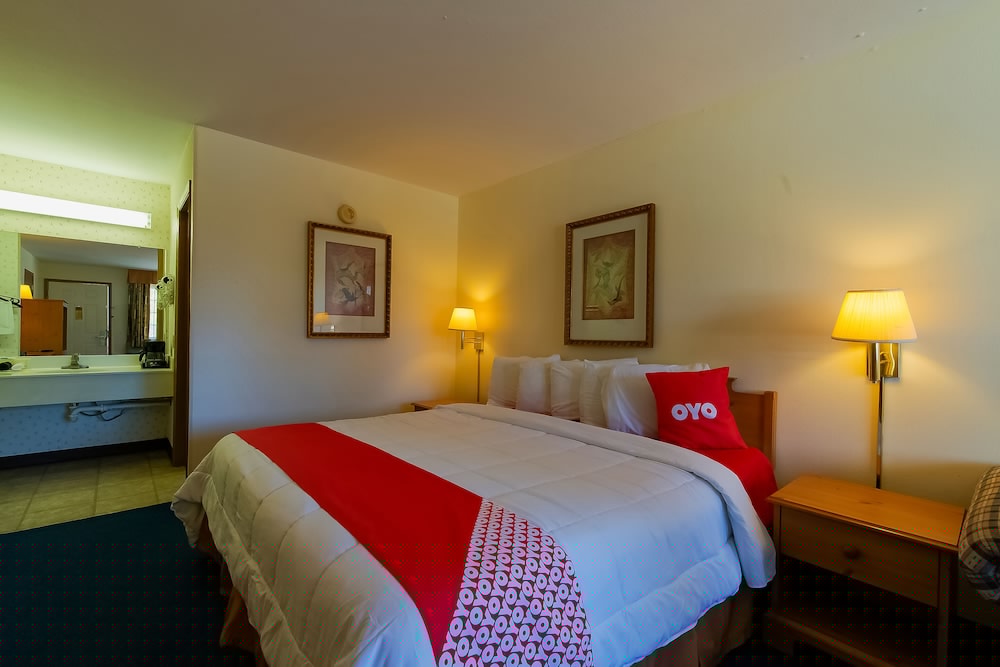 Hotel O Eureka Springs - Christ of Ozark Area 11/73