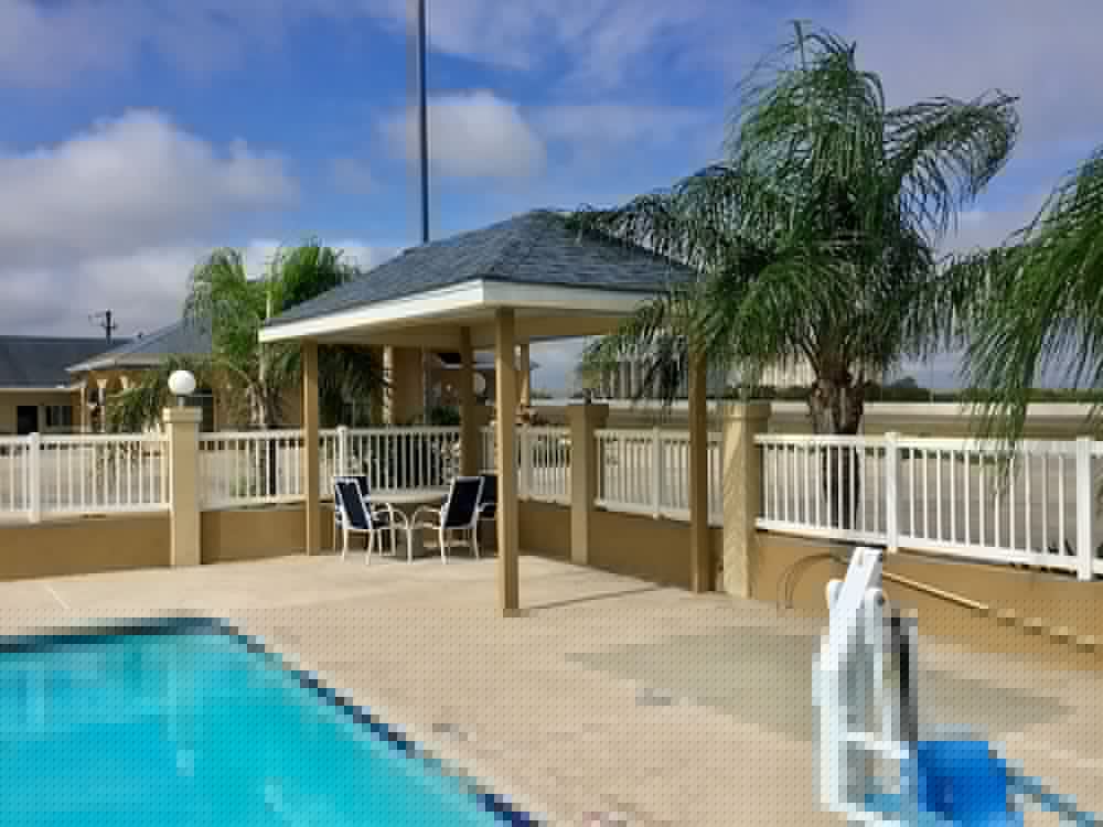 Days Inn By Wyndham Robstown 5/39