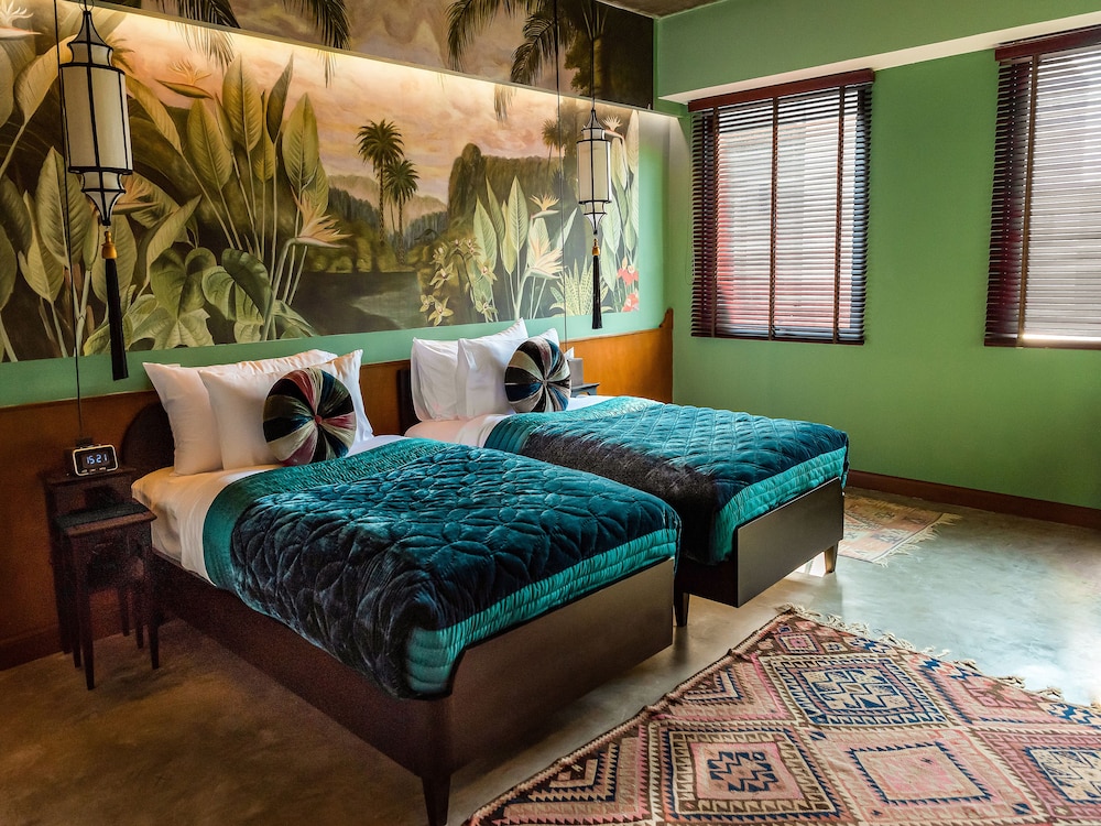 Lao Poet Hotel 45/71