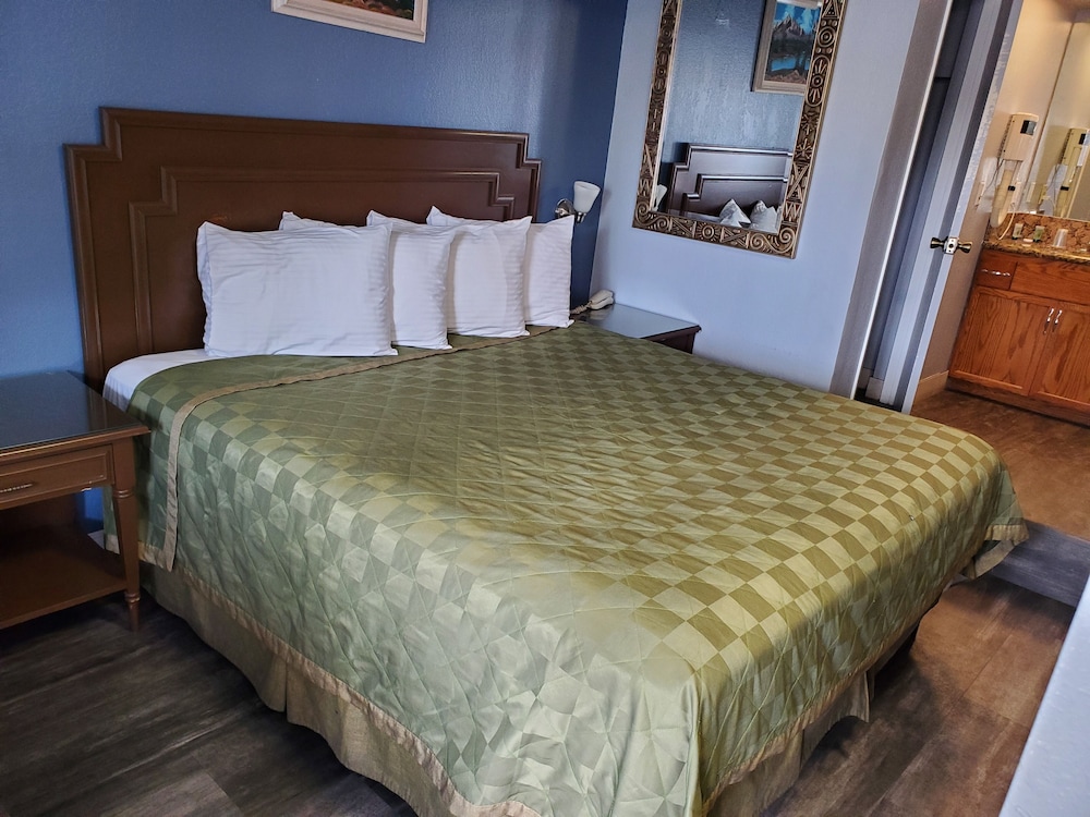 Sea Garden Motel 15/63