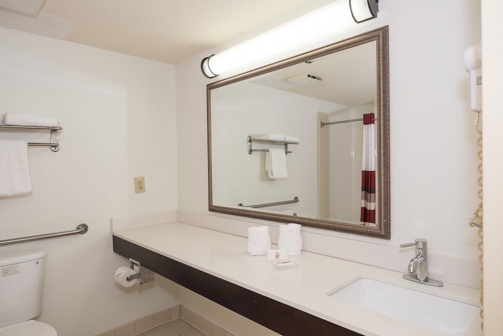 Red Roof Inn & Suites Stafford, VA - Quantico 16/32