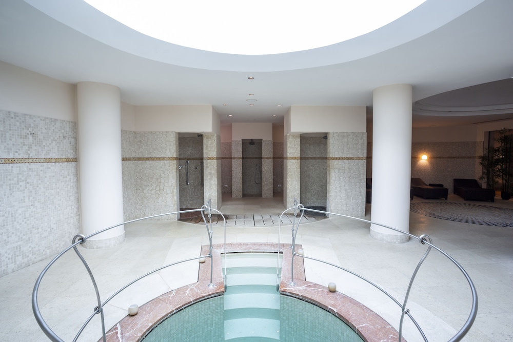 Manzi Hotel & Spa 48/77