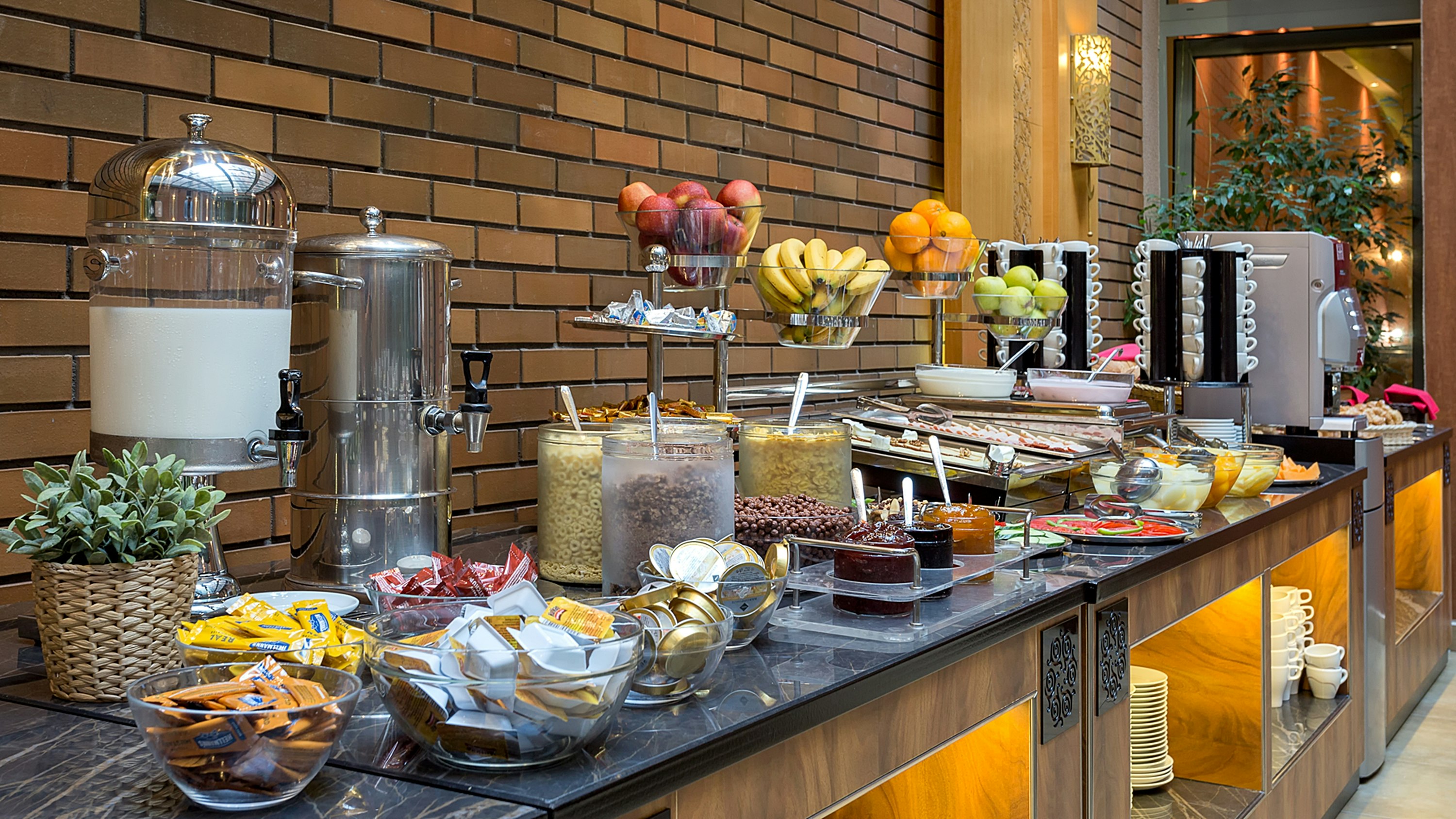 Marmara Hotel 24/46