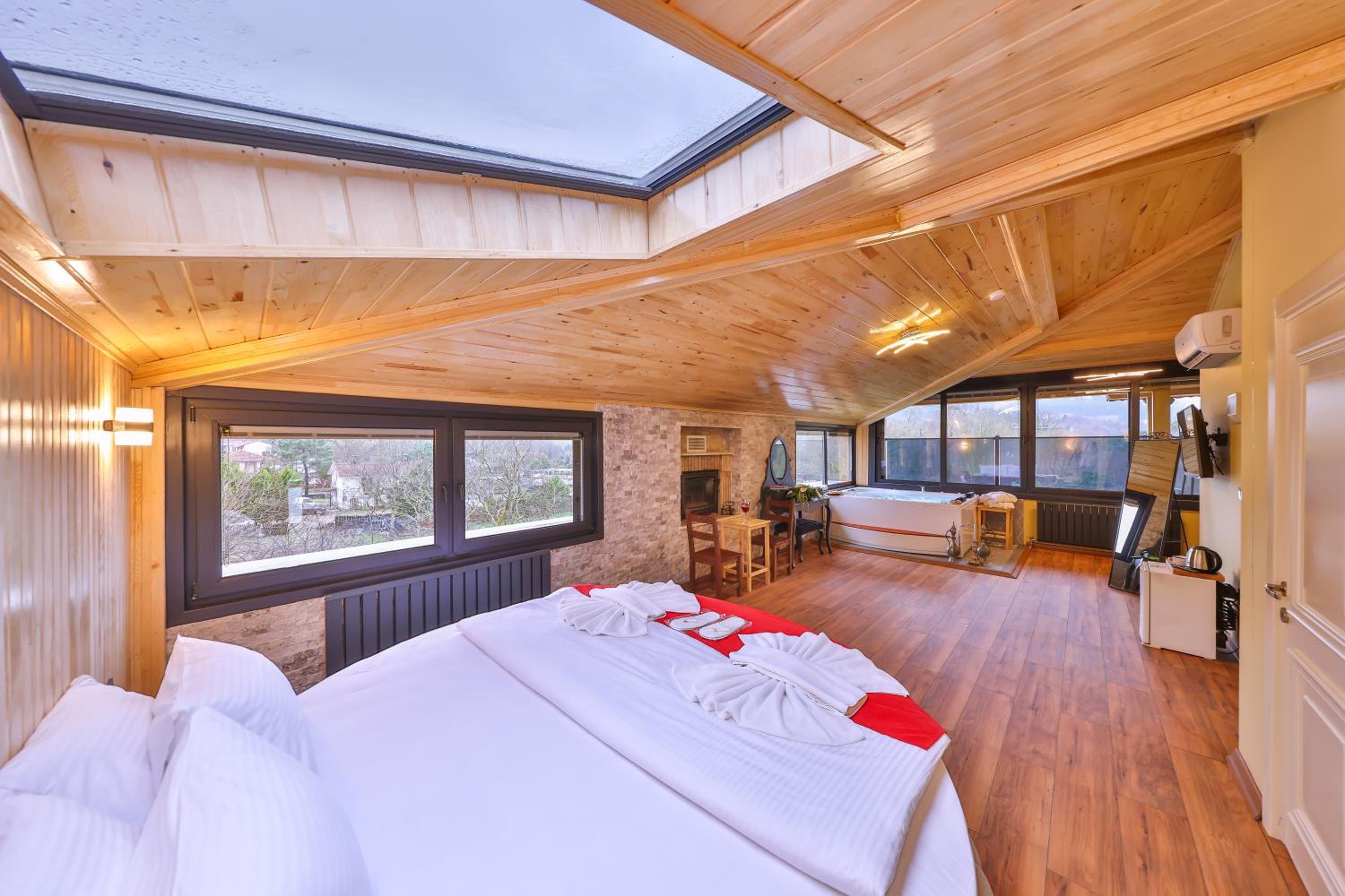 Room, Double Bed