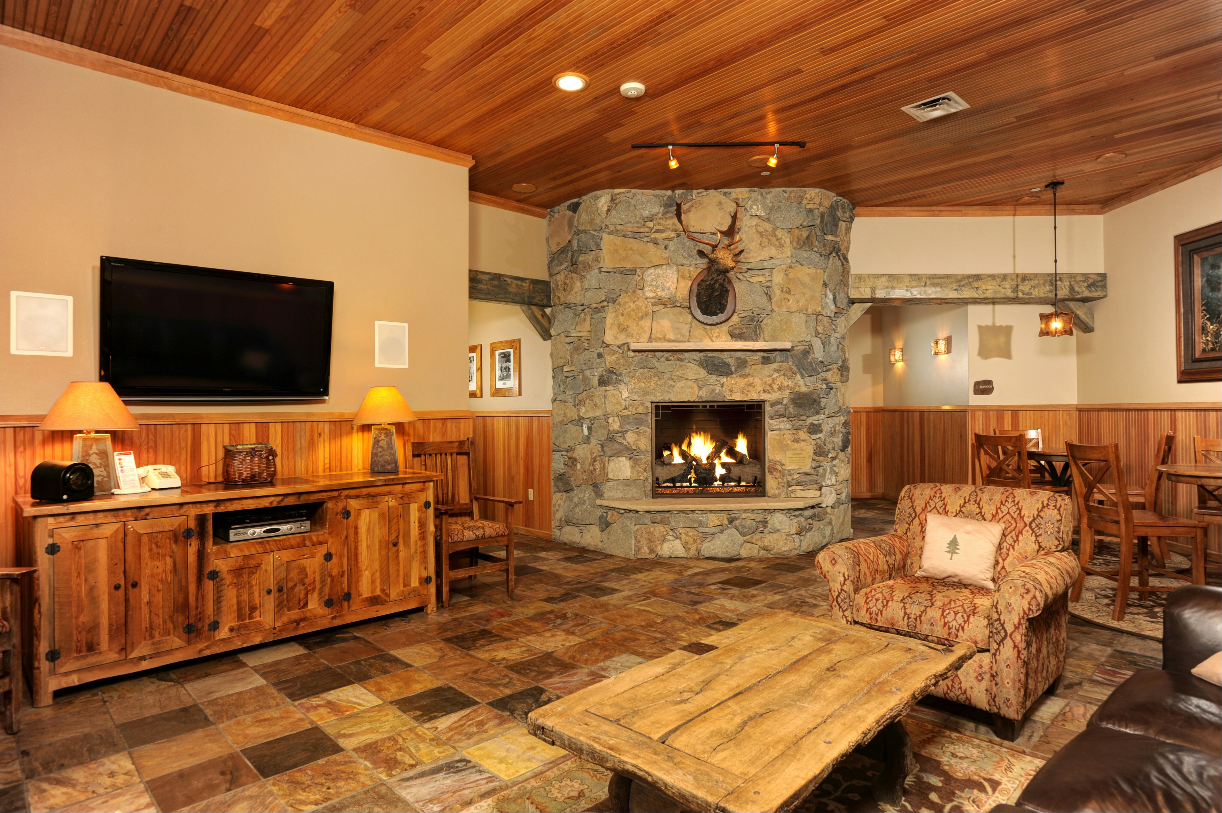 Jackpine & Black Bear Condos 23/32