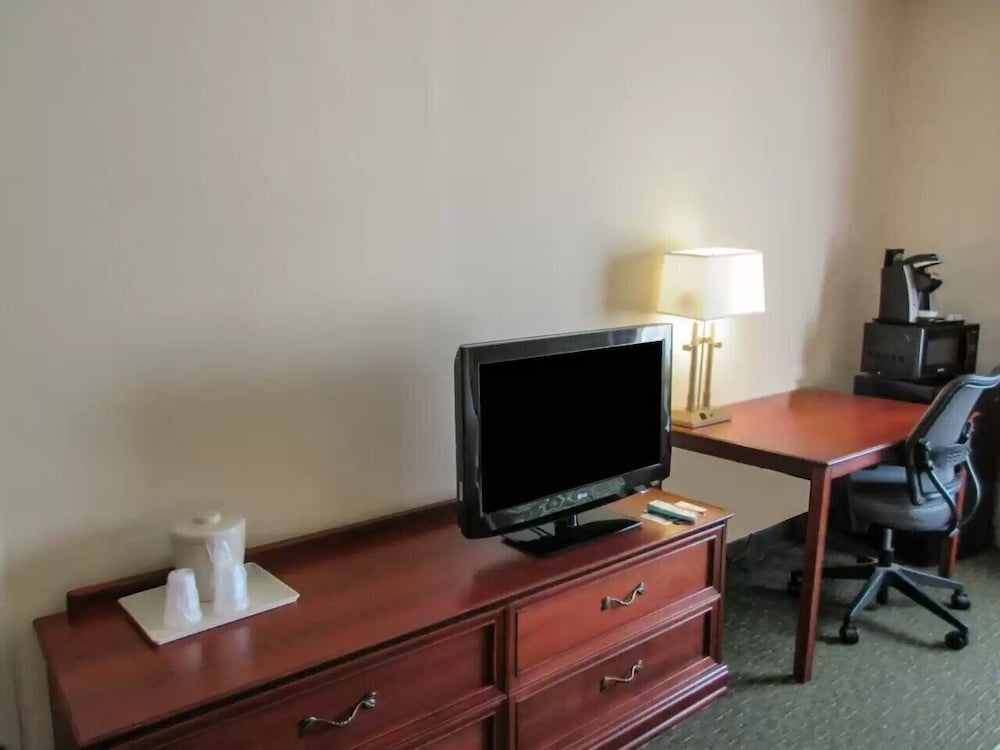 Comfort Inn & Suites Middletown - Franklin 27/33