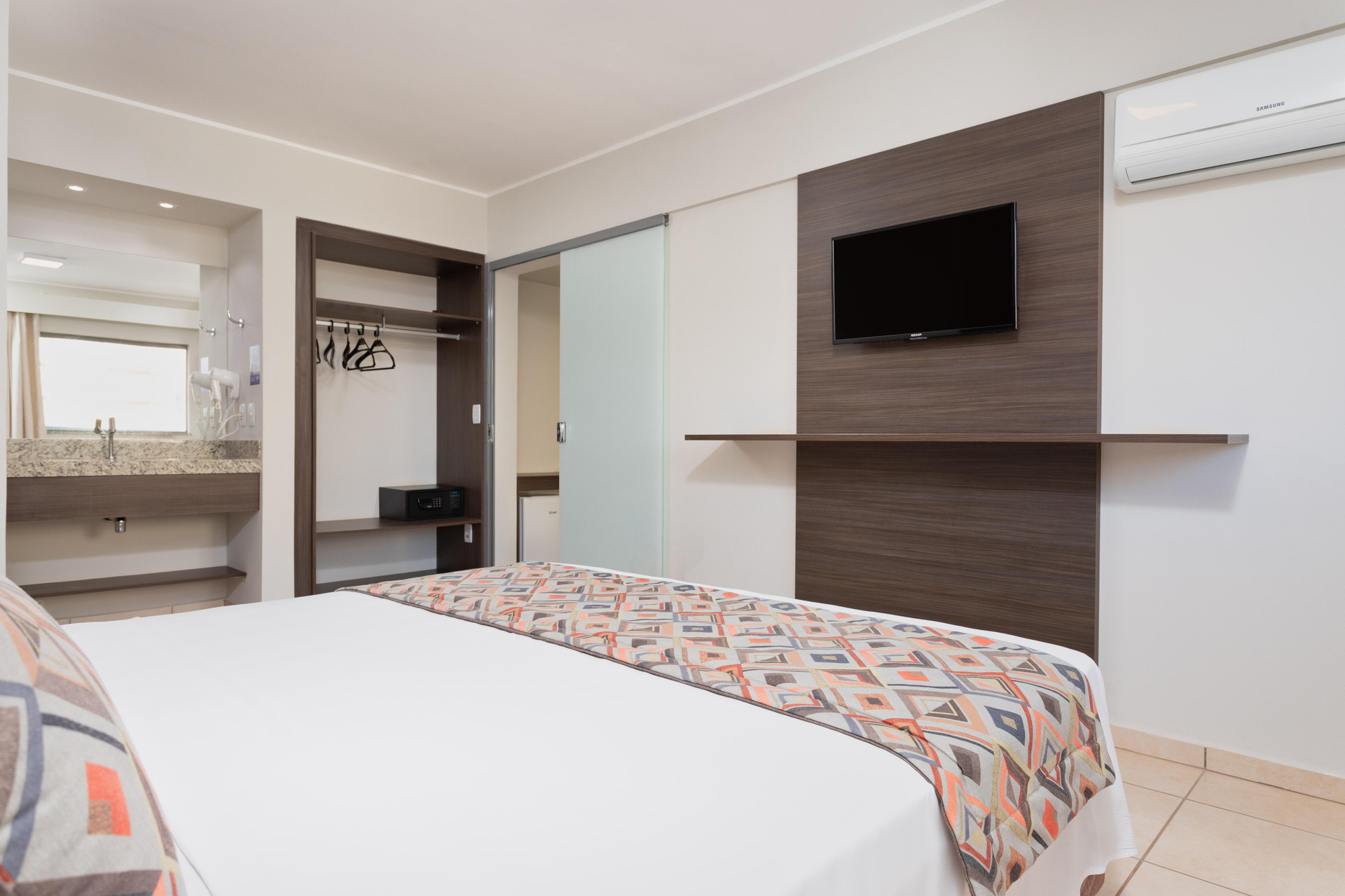 Master, Suite, Hot Tub