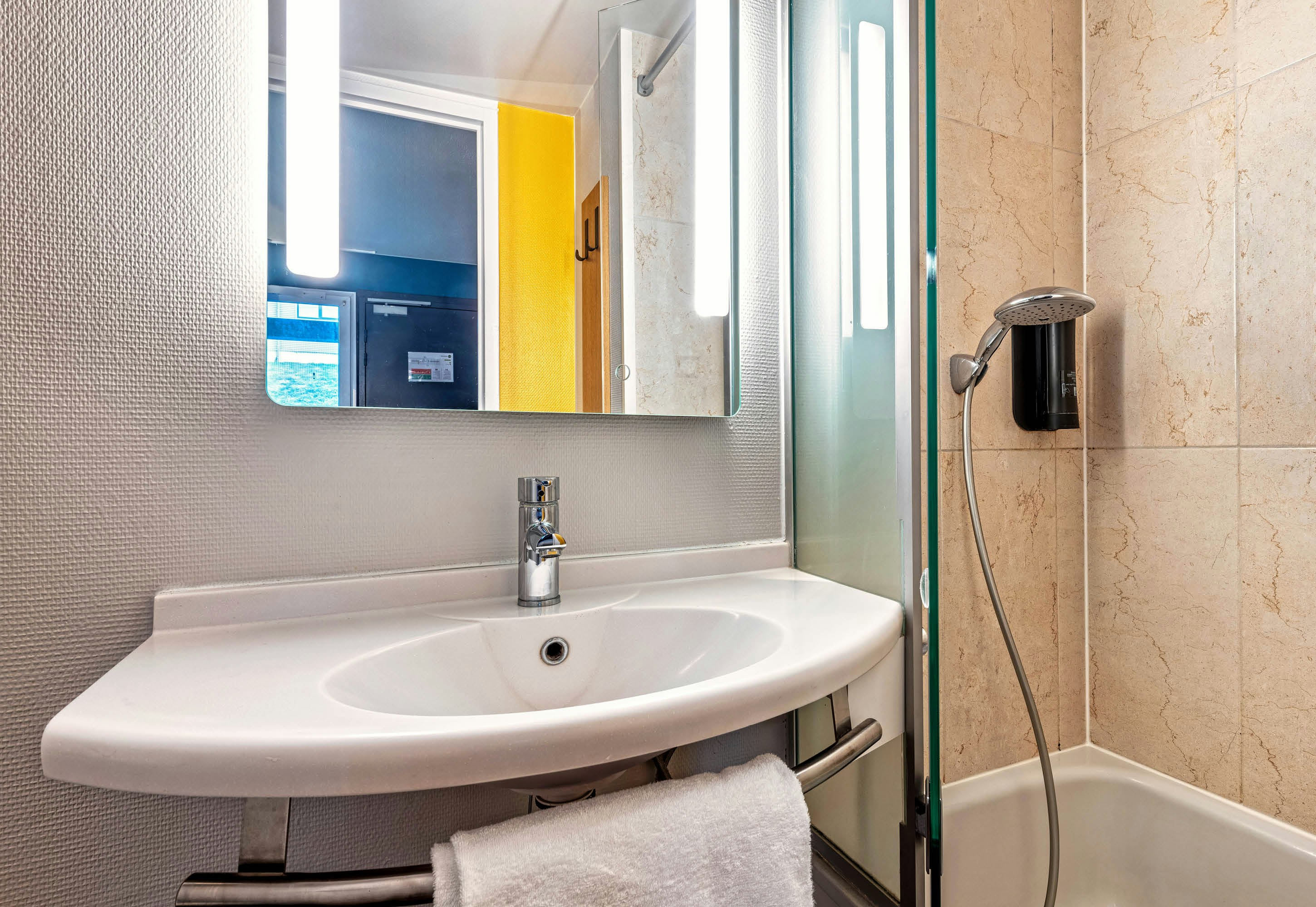 B&B HOTEL Quimper Nord Douarnenez 28/28