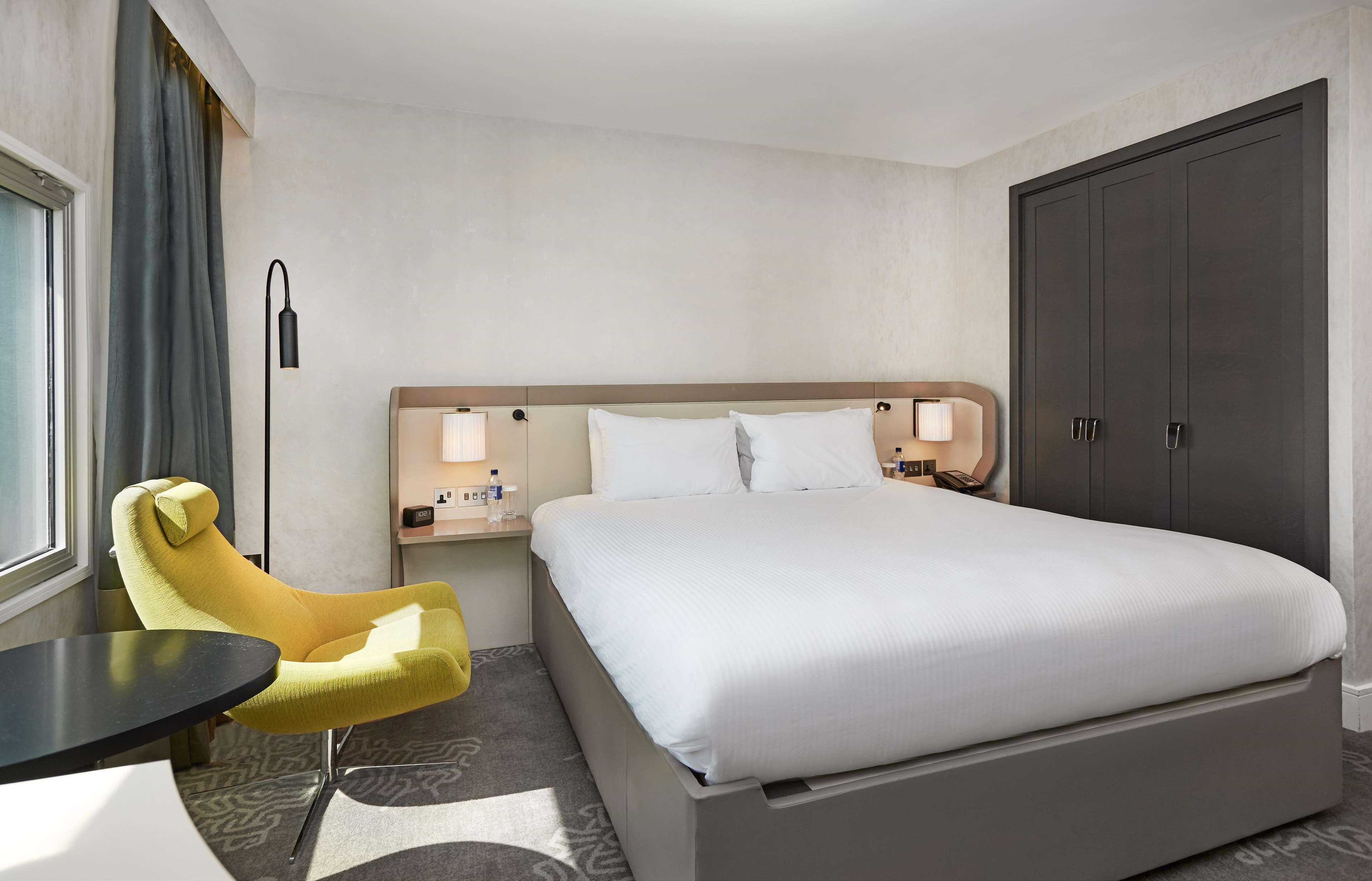CONNECTING, FAMILY, KING AND TWIN BEDS