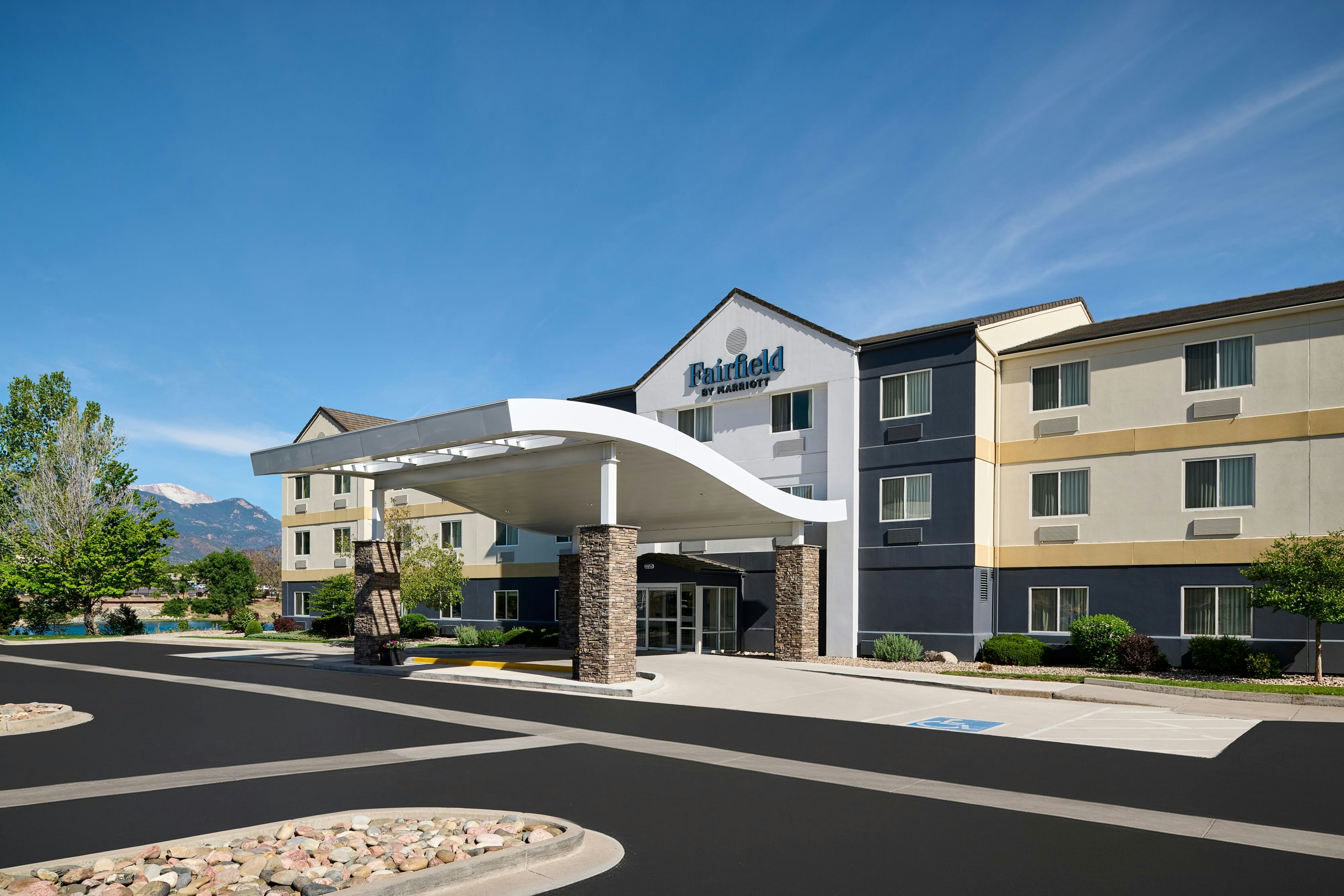 Fairfield Inn Suites By Marriott Colorado Springs South 8/10