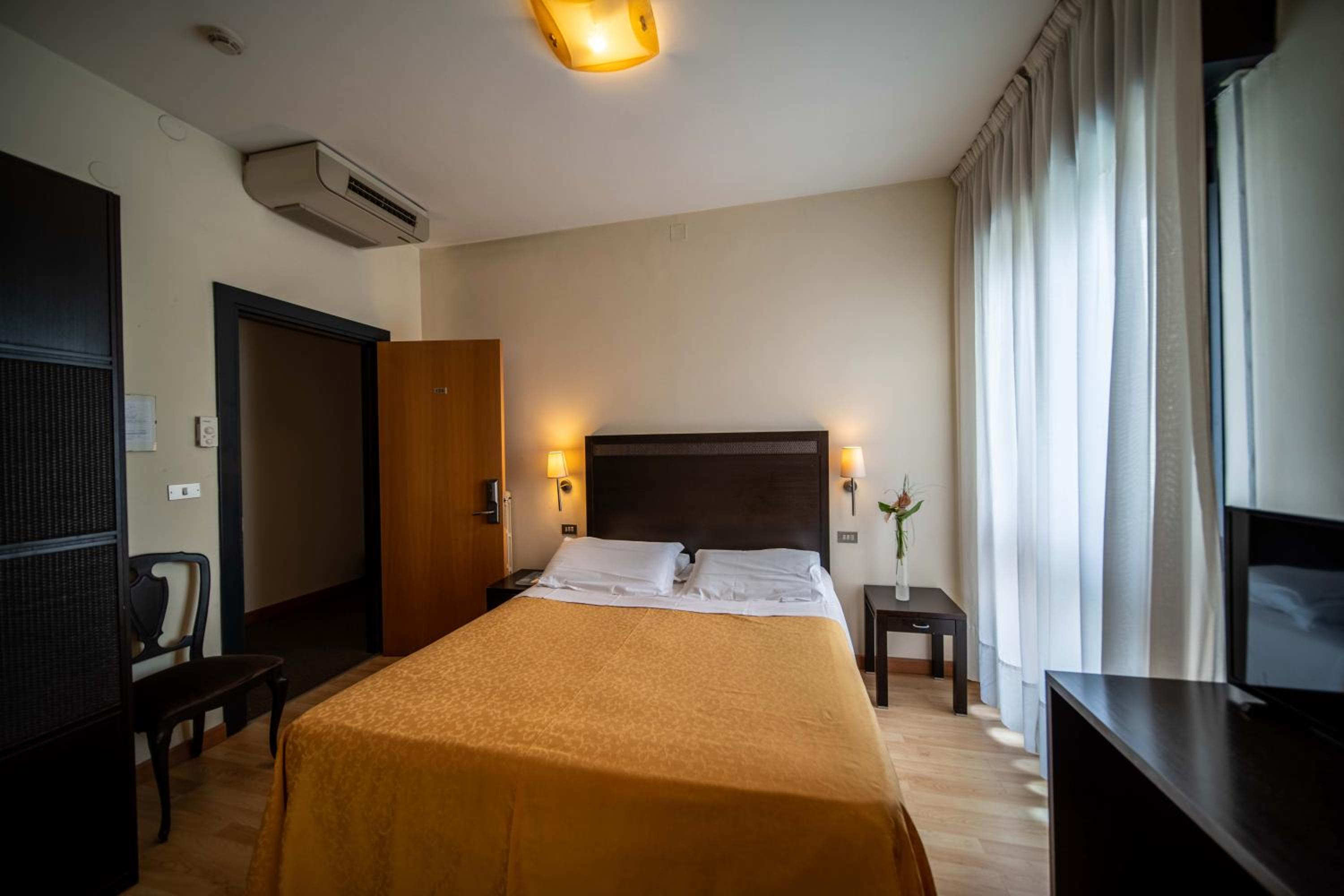 Comfort, Single, French Bed