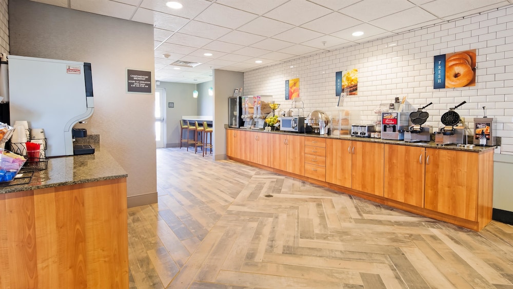 Best Western Plus Harrisburg Mechanicsburg 5/36