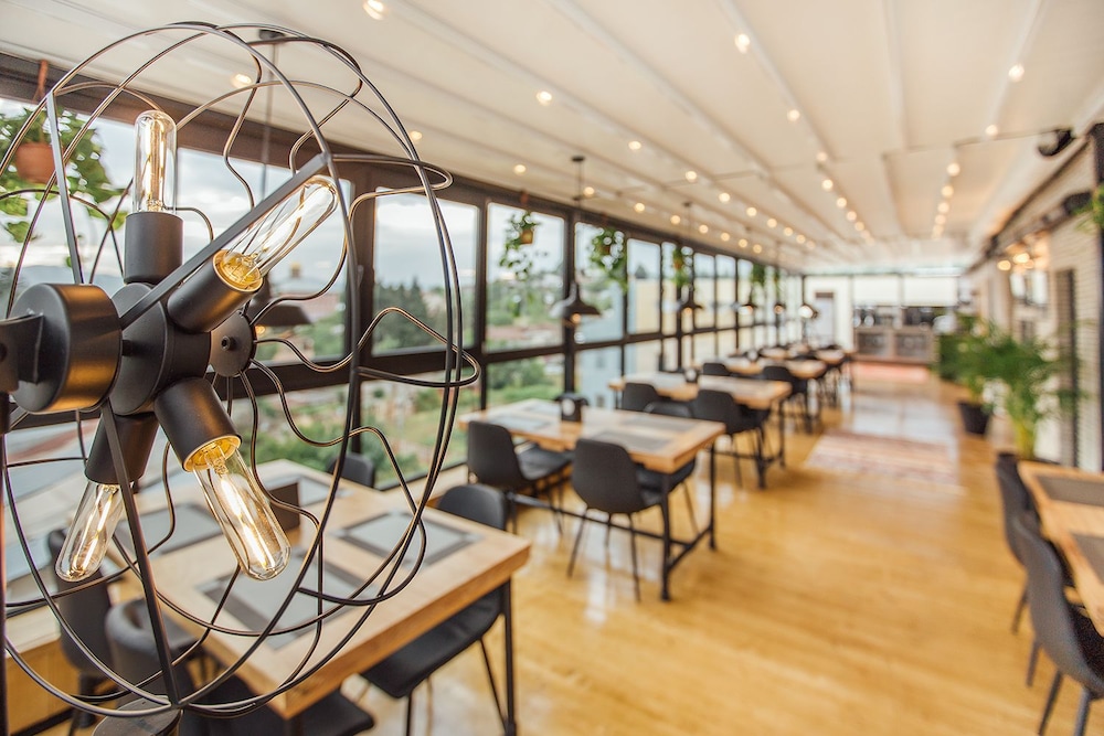 Timber Boutique Hotel 23/25