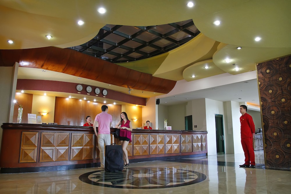 Lobby at Sarrosa International Hotel And Residential Suites, CEBU
