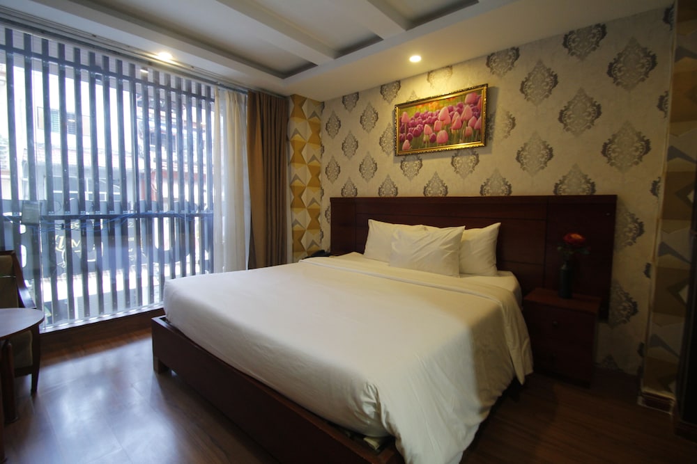 Queen Central Hotel 12/60