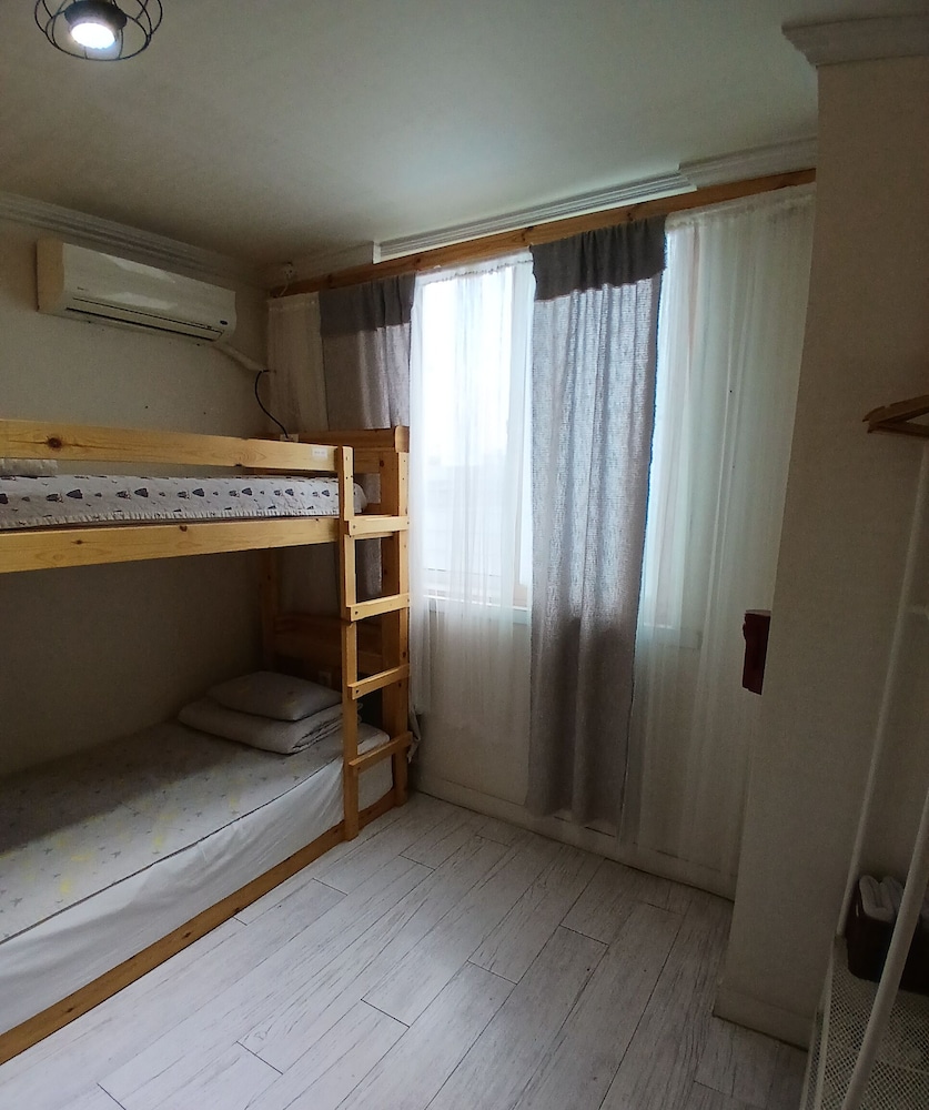 Pohang Youngildae Guesthouse - Hostel 24/50