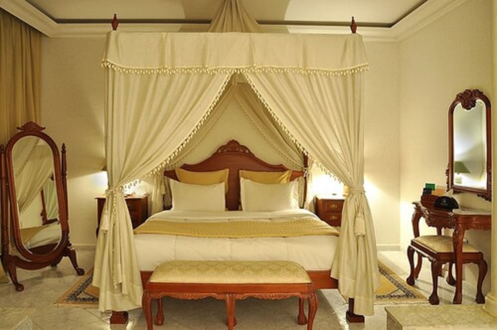 ZALAGH PARC PALACE 7/32