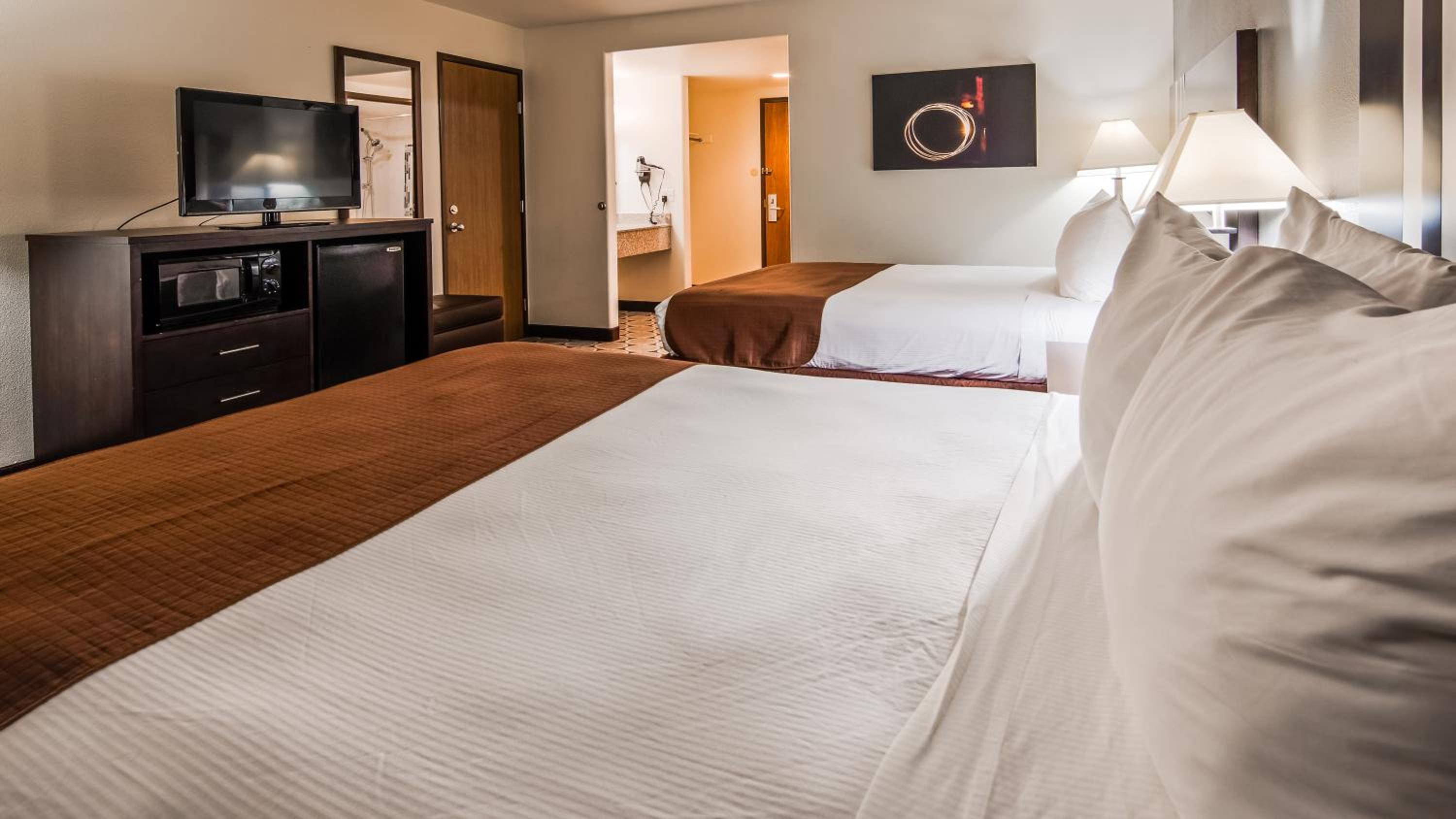غرفة بسرير كينج وسريرين كوين، Best Western Pahrump Oasis 6/10