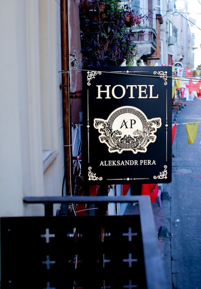Aleksandr Pera Hotel 3/50