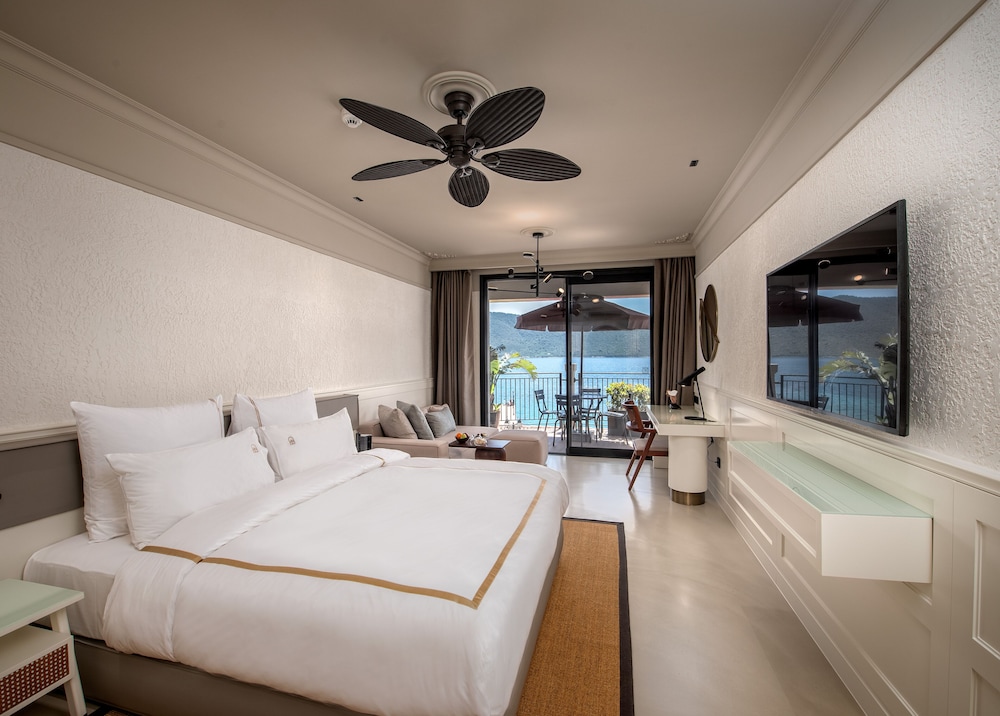 POOL SUITE