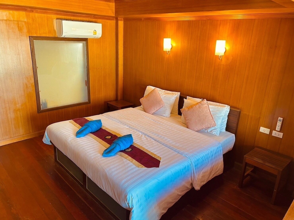 Lipe Power Beach Resort 15/50