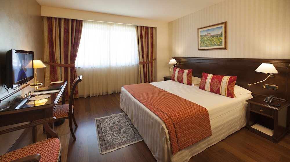 Hotel Calissano 10/50