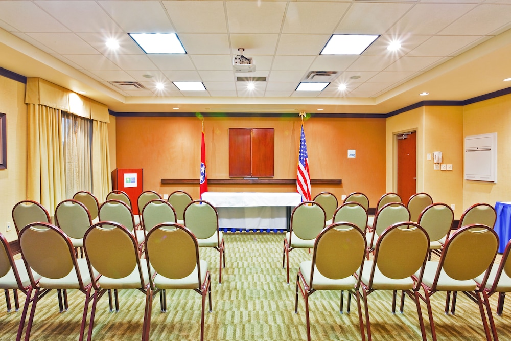 Holiday Inn Express Hotel And Suites Ooltewah Springs Chattanooga 55/67