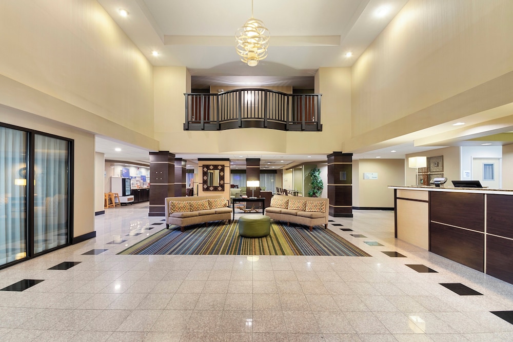 Holiday Inn Express Bloomington West 36/68