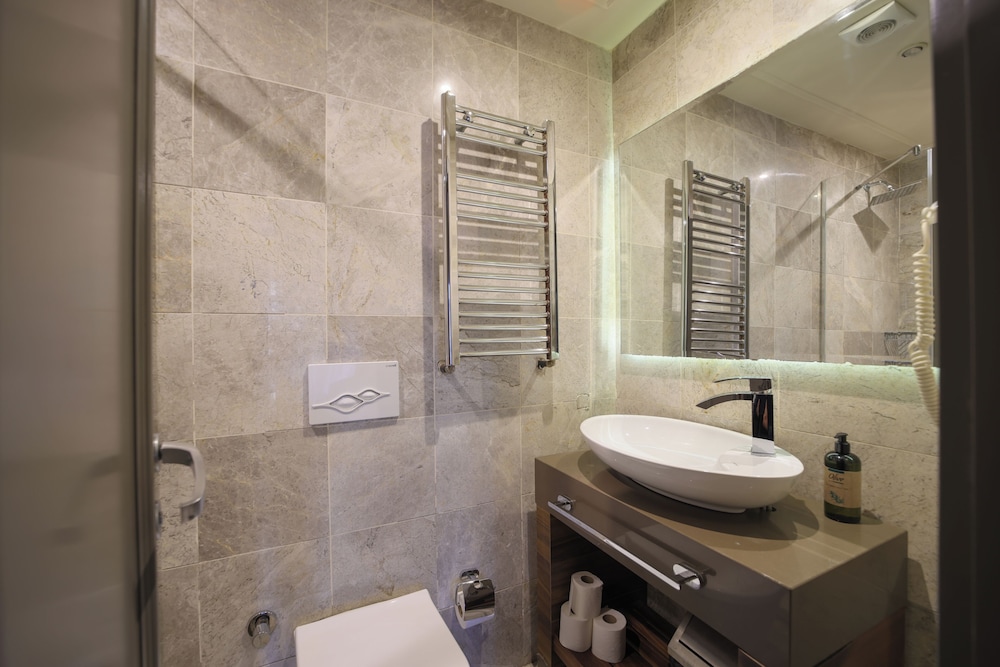 Taksim Premium Hotel 68/70