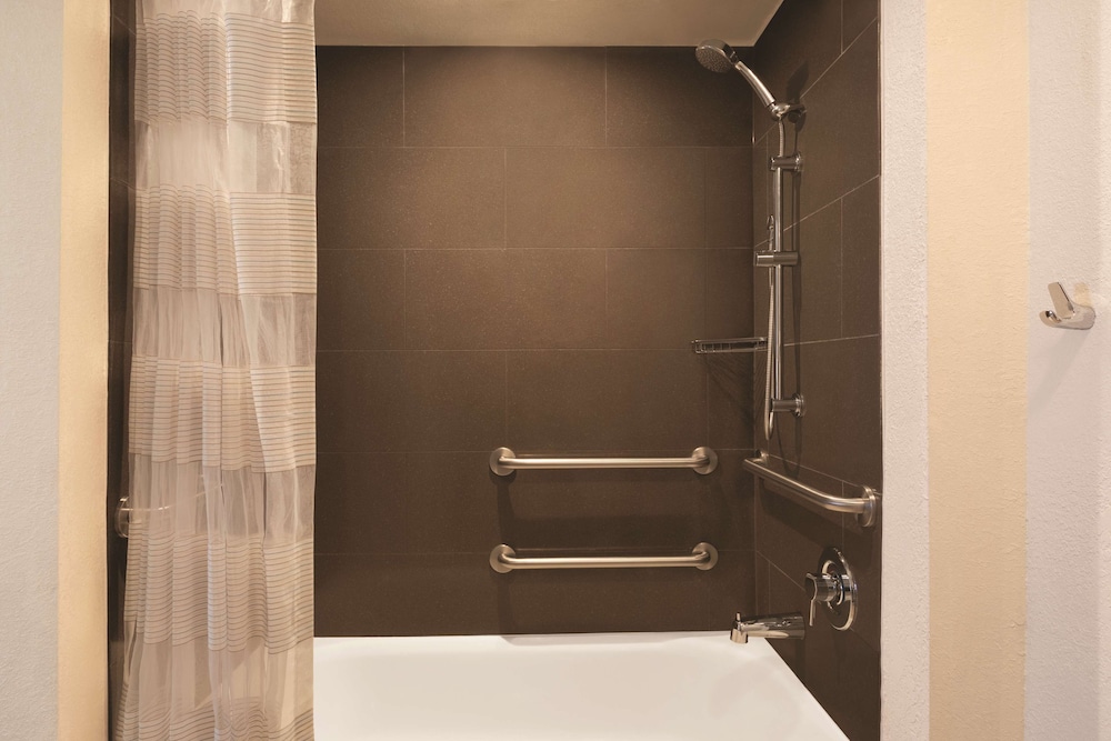 Hyatt House Boston/Burlington 20/72