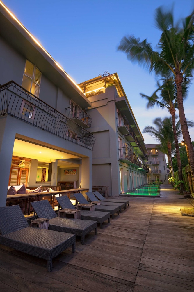 FRii Bali Echo Beach 57/62