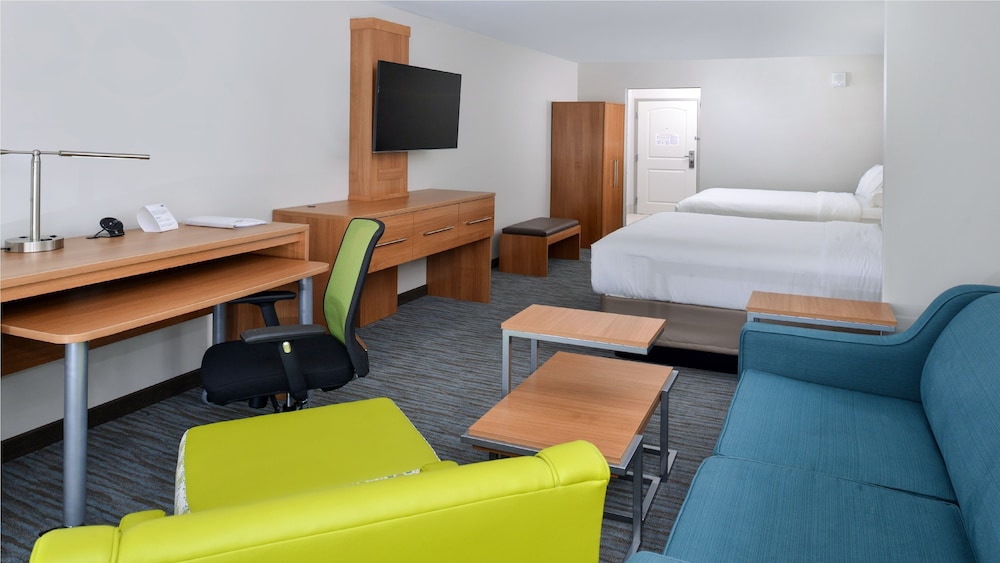Holiday Inn Express & Suites Lexington - Hamburg Area 32/47