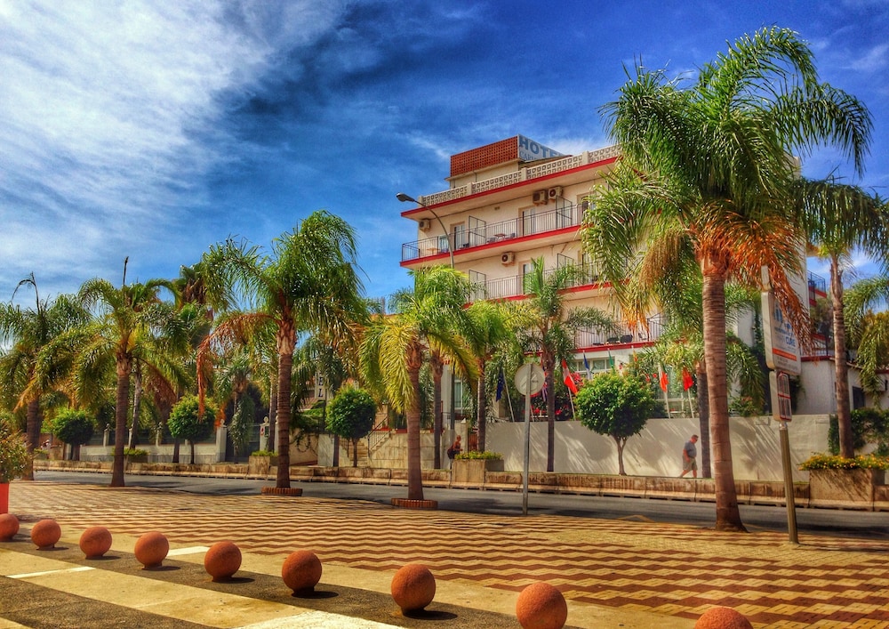 Hotel Carmen Teresa 10/72