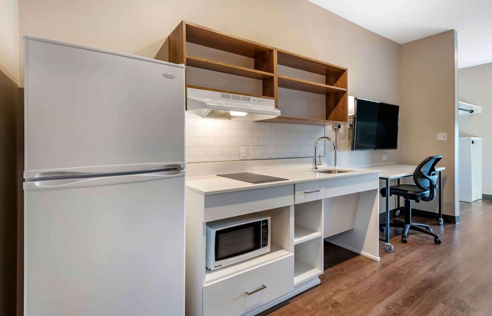 Extended Stay America Austin Airport 50/50