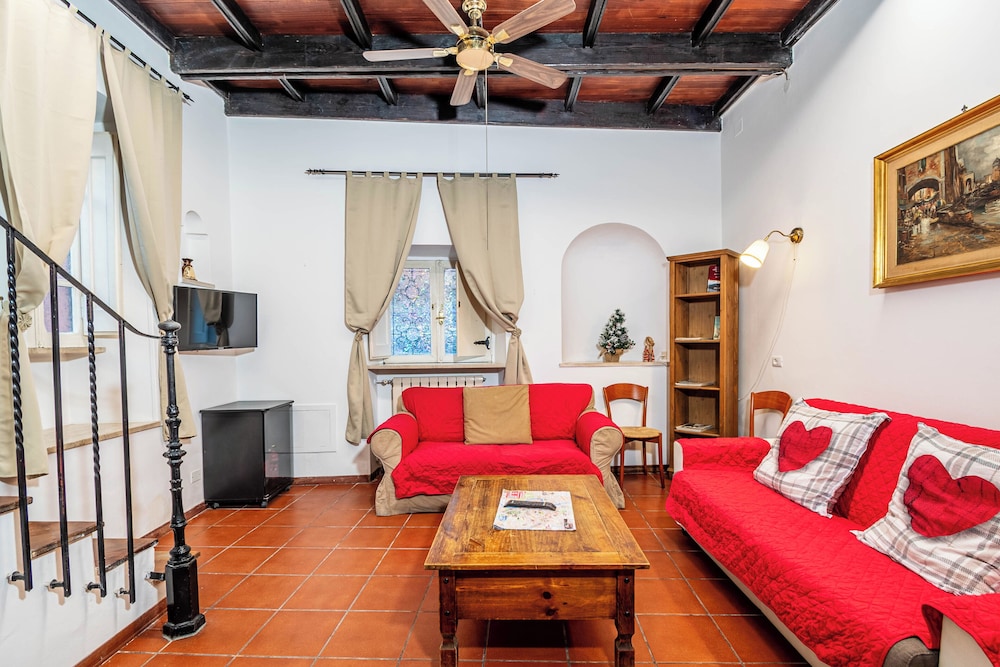 The House In Trastevere 32/48