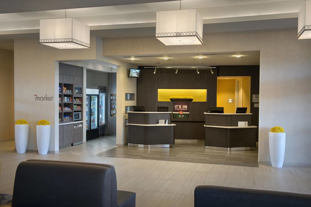 Lobby at Courtyard Philadelphia Lansdale, Harleysville
