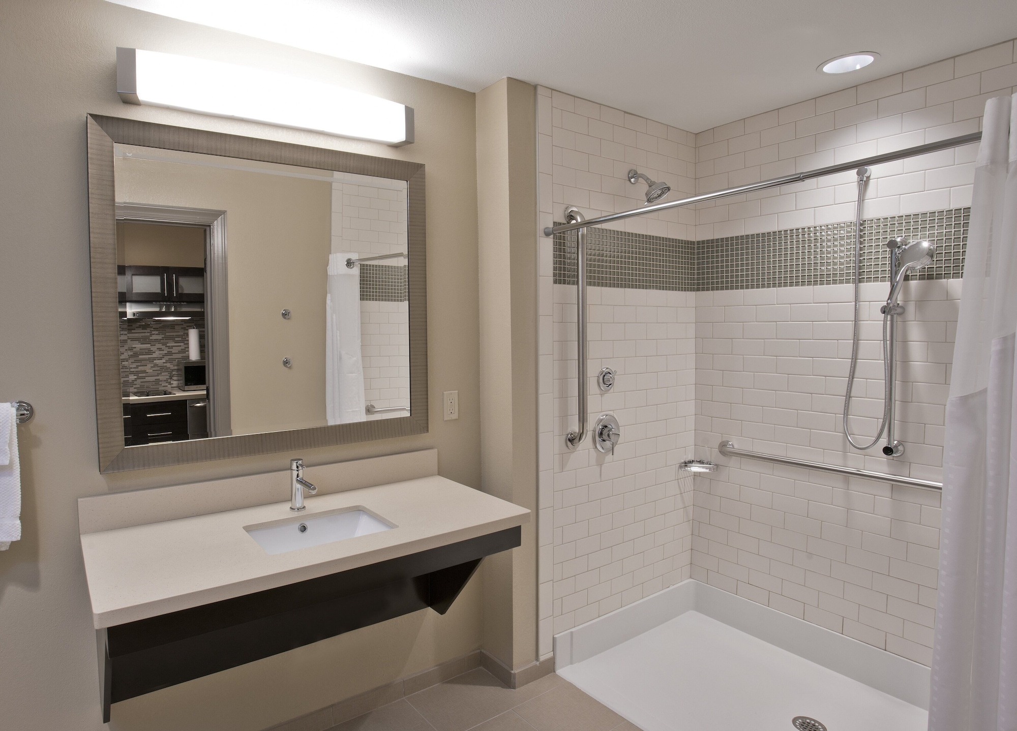 جناح استوديو بسرير كينج بمطبخ لذوي الإعاقة، Staybridge Suites BALTIMORE INNER HARBOR 3/6