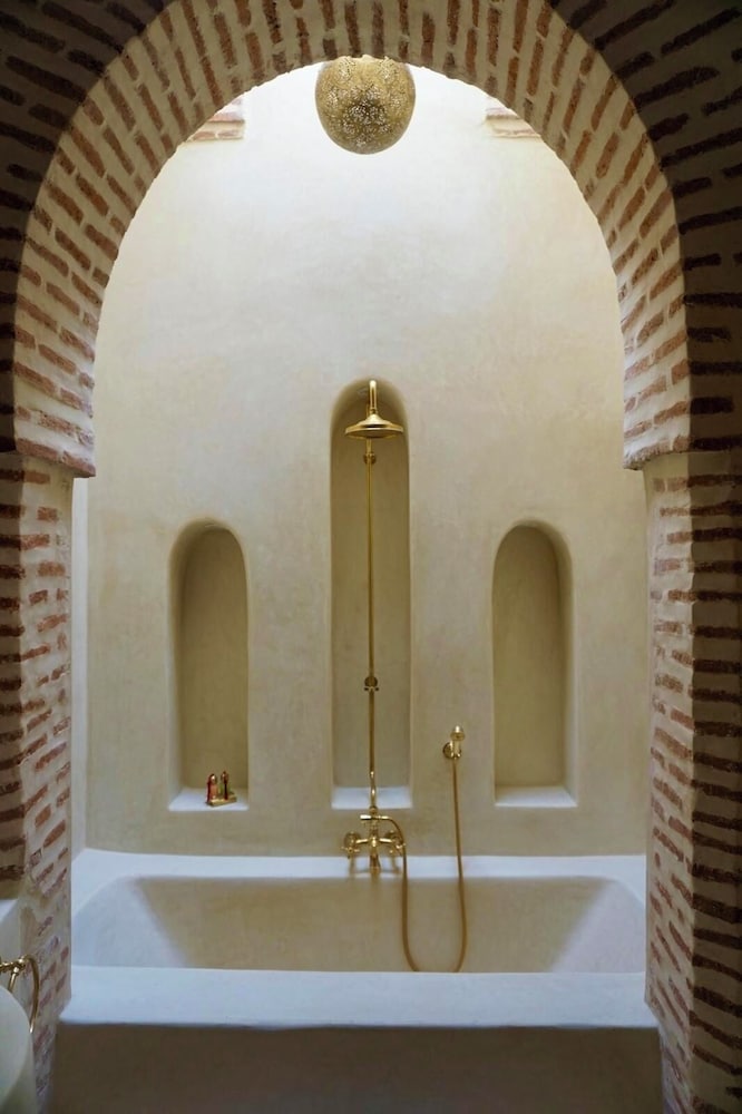 RIAD TZARRA 47/49