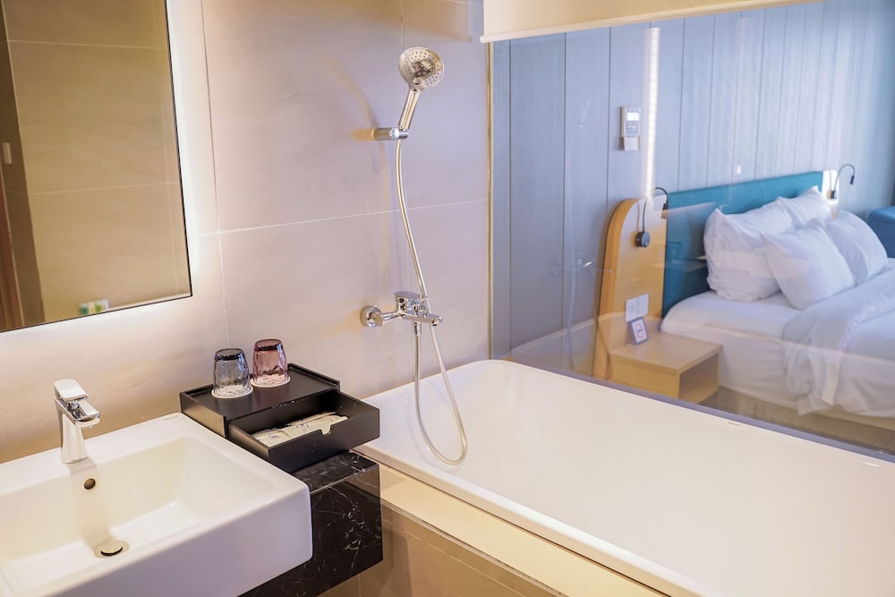 Quinter Central Nha Trang 50/50
