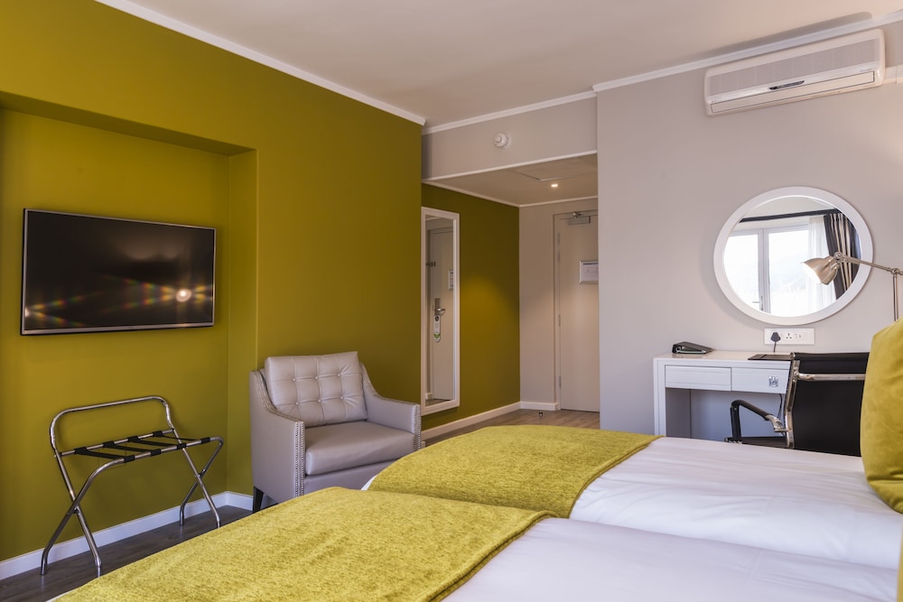 Simon's Town Quayside Hotel 15/60